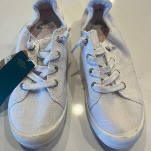 Roxy White Casual Sneakers. New Women’s size 9.